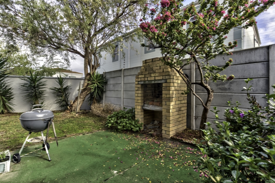 2 Bedroom Property for Sale in Parklands Western Cape
